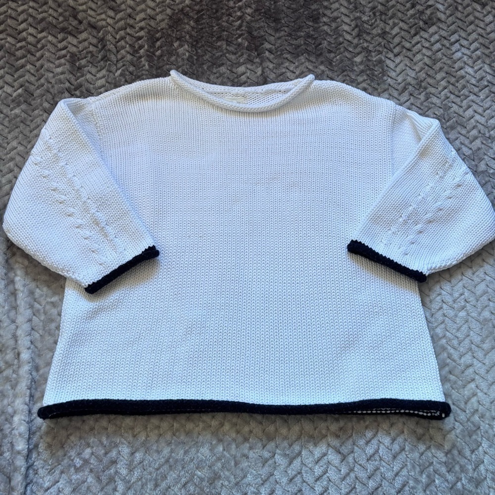 ⭐️⭐️⭐️Lou & Grey White Knit Sweater